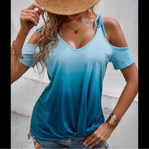 Women’s Ombré Cold Shoulder Twist Hem Tee - XL